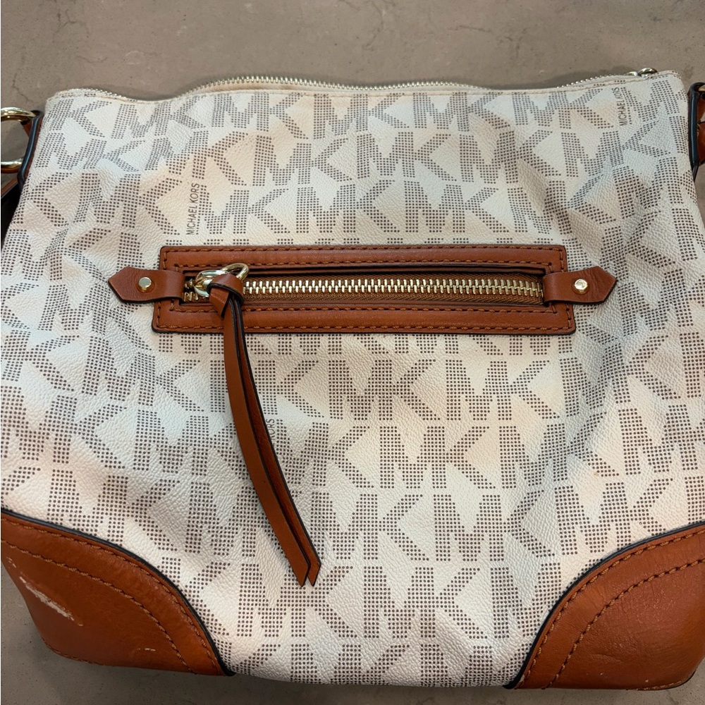 MICHAEL KORS White and Brown MK Logo Shoulder Bag